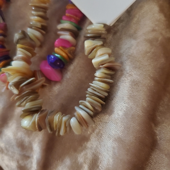 Stunning  stones on a stretch bracelets - Picture 6 of 6